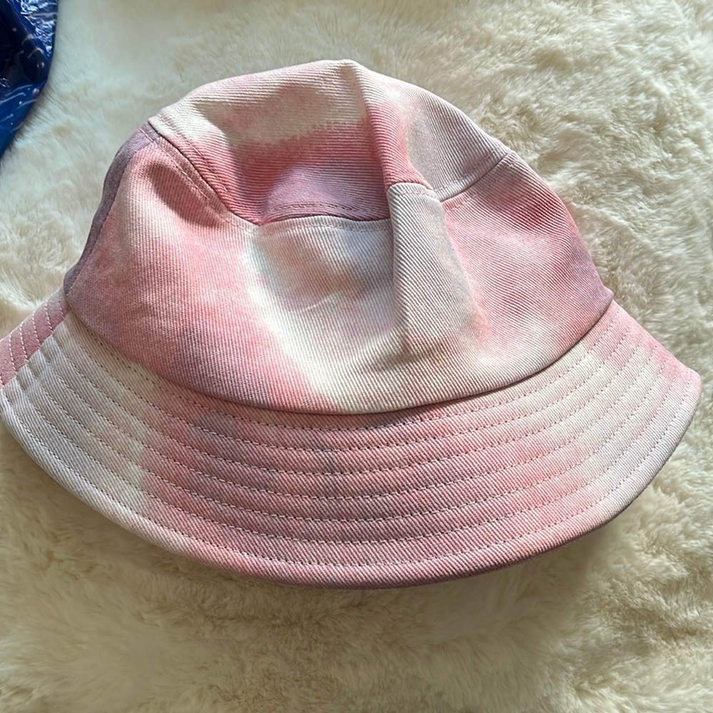Pink bucket hat